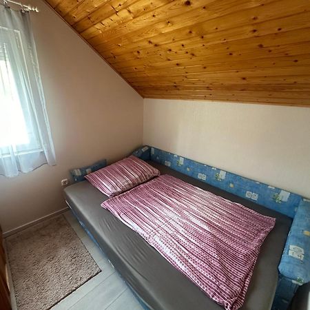 Orsolya Nyaralohaz Villa Balatonszarszo Exterior foto