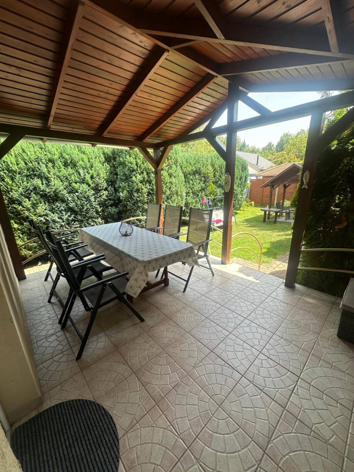 Orsolya Nyaralohaz Villa Balatonszarszo Exterior foto